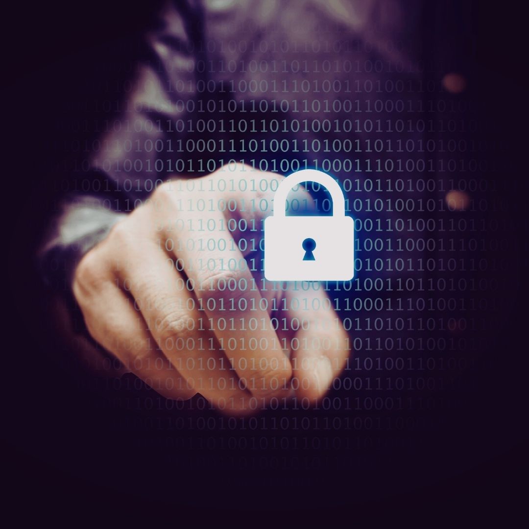 מנעול חכם או מנעולי כספת: מה עדיף לדלת כניסה ראשית בעסק?